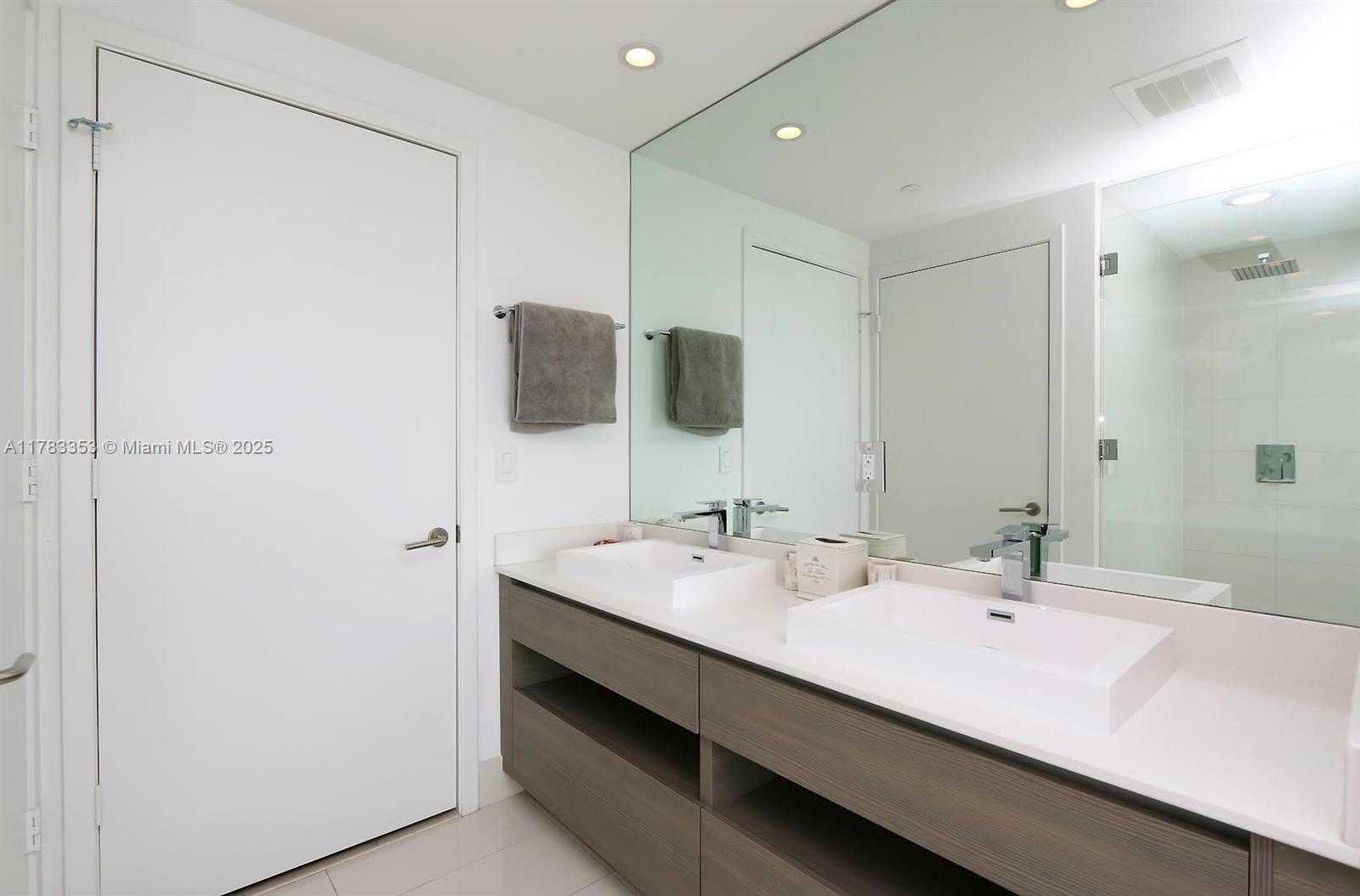 Small Image of 460 NORTH EAST 28TH ST #2305, Miami Number 15