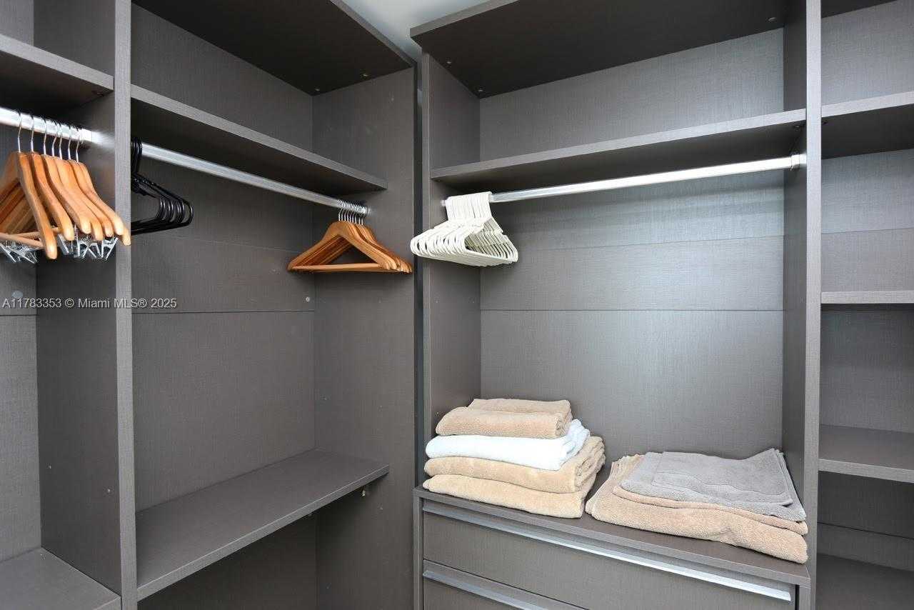 Small Image of 460 NORTH EAST 28TH ST #2305, Miami Number 17
