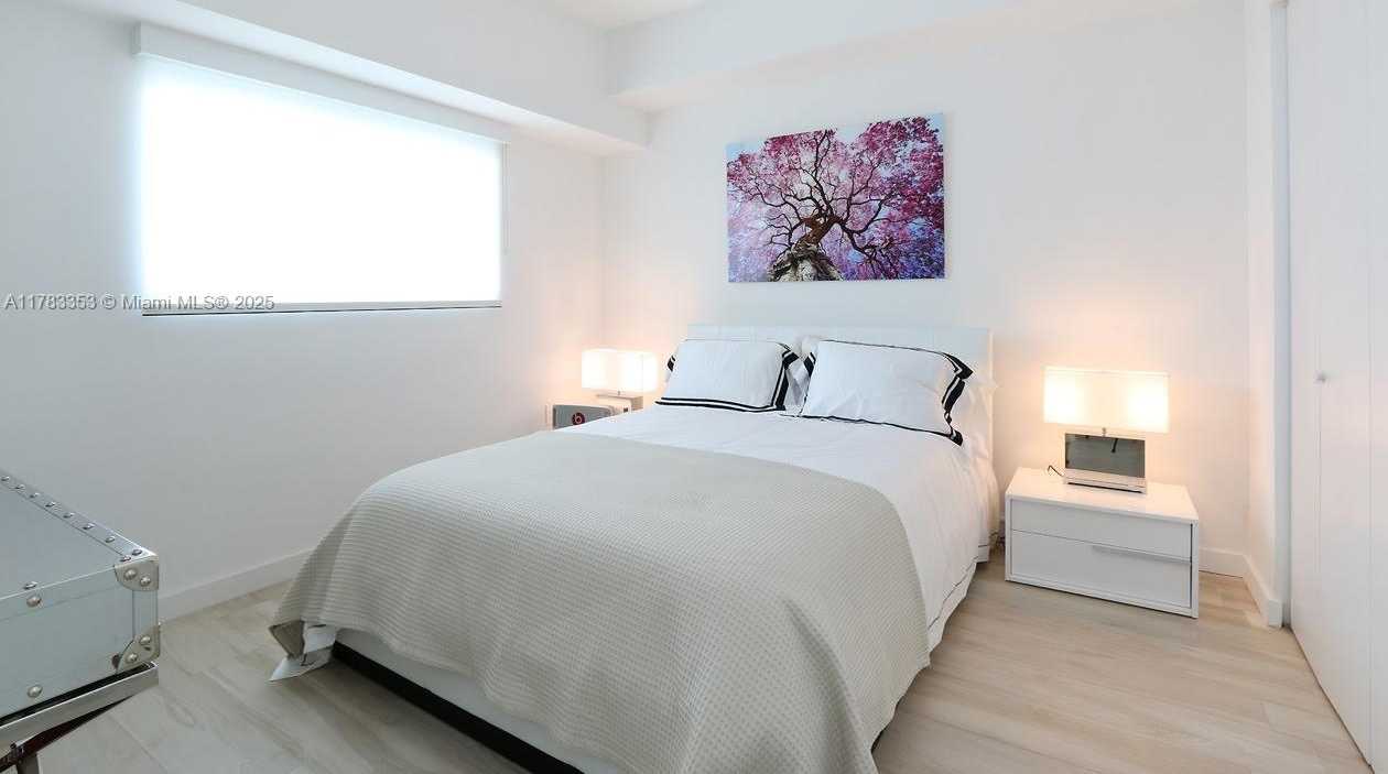 Small Image of 460 NORTH EAST 28TH ST #2305, Miami Number 18