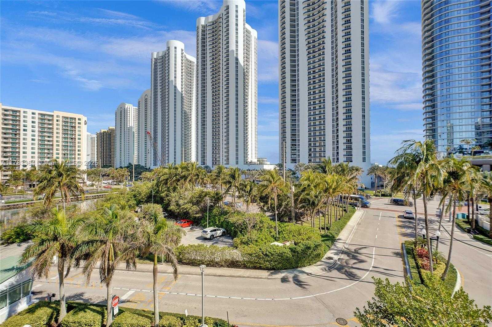 Small Image of 300 BAYVIEW DR #611, Sunny Isles Beach Number 11