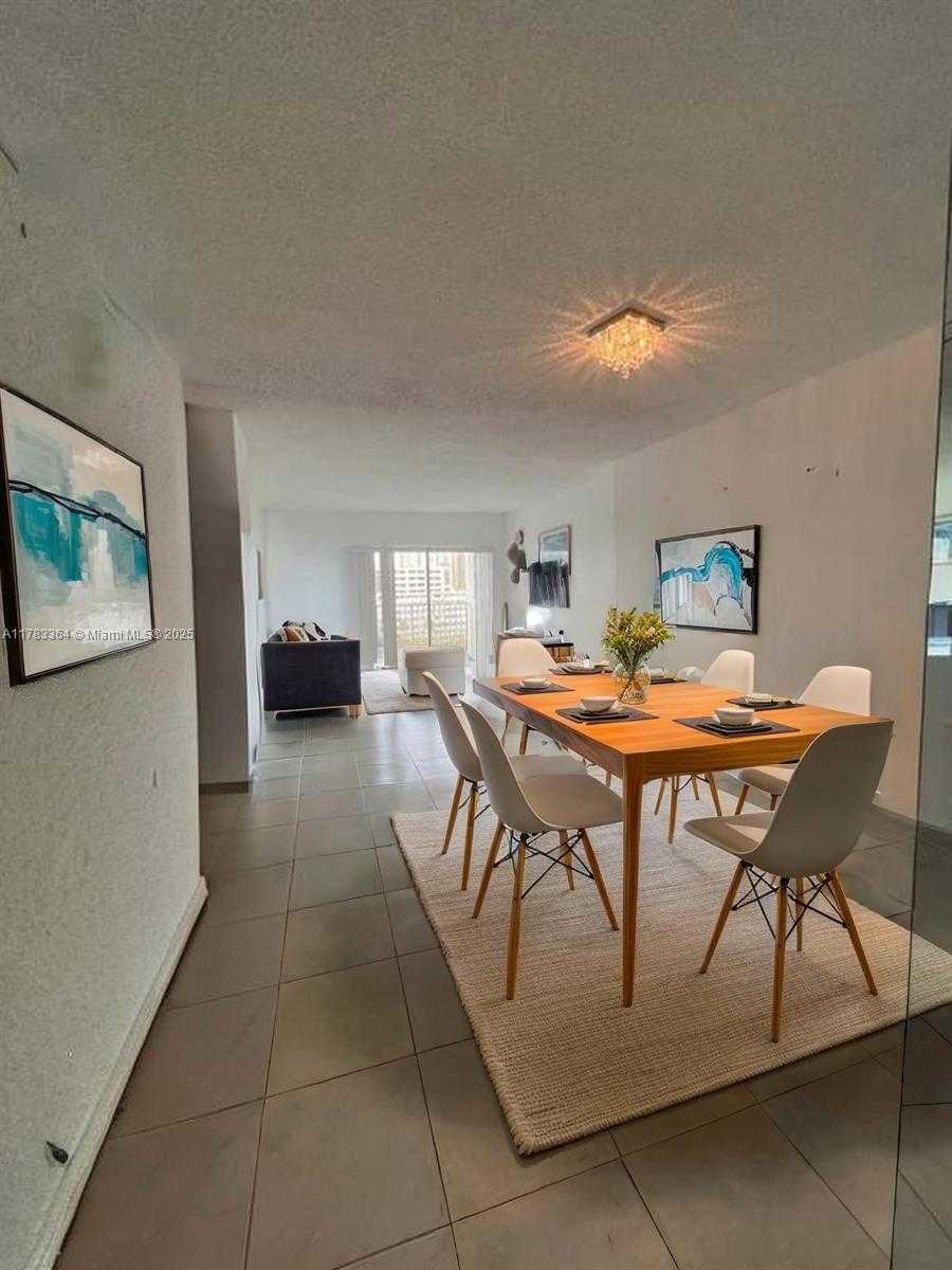 Small Image of 300 BAYVIEW DR #611, Sunny Isles Beach Number 4
