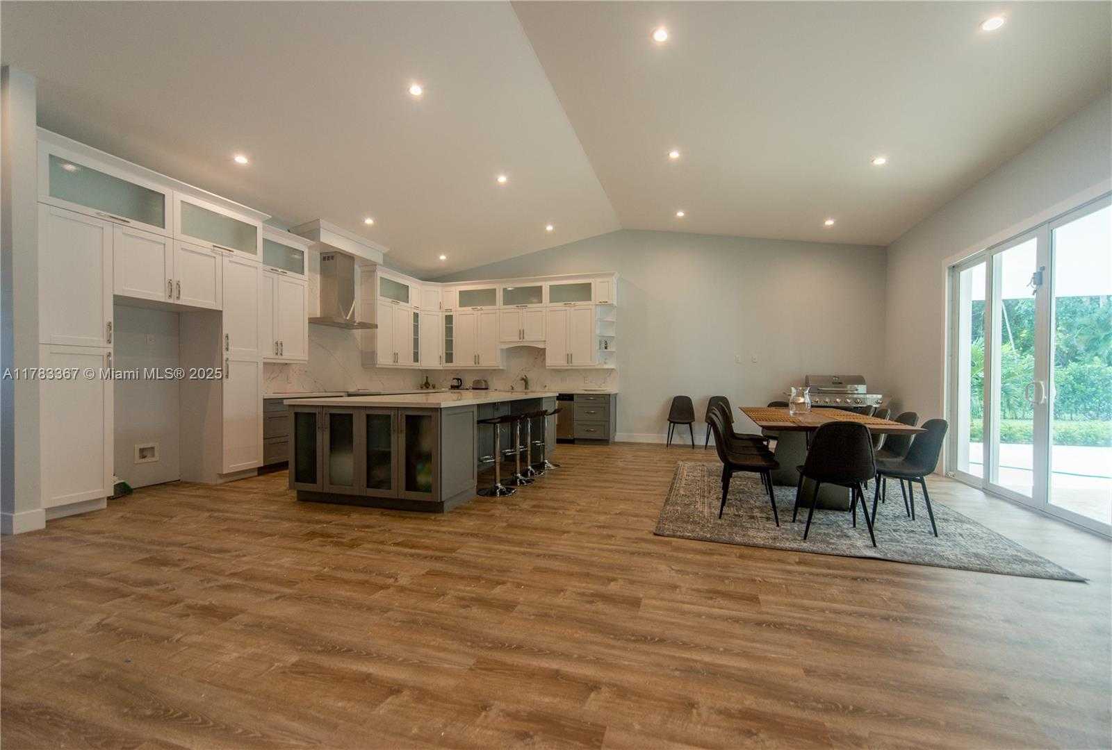Small Image of 4405 SOUTH WEST 64TH CT, Miami Number 7