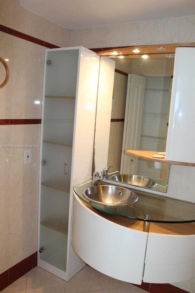Small Image of 110 WASHINGTON AVE #1404, Miami Beach Number 12