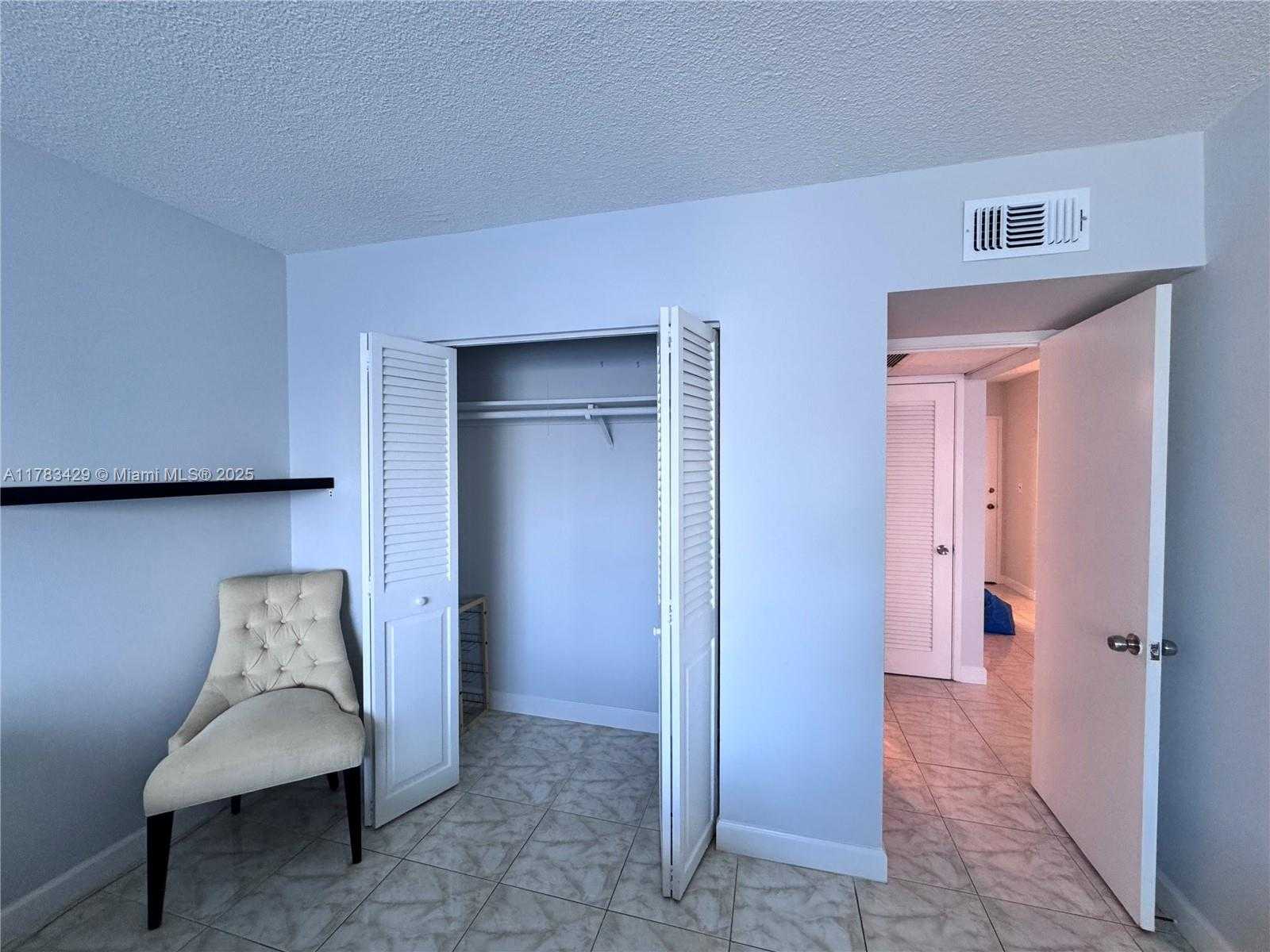 Small Image of 400 KINGS POINT DR #530, Sunny Isles Beach Number 11
