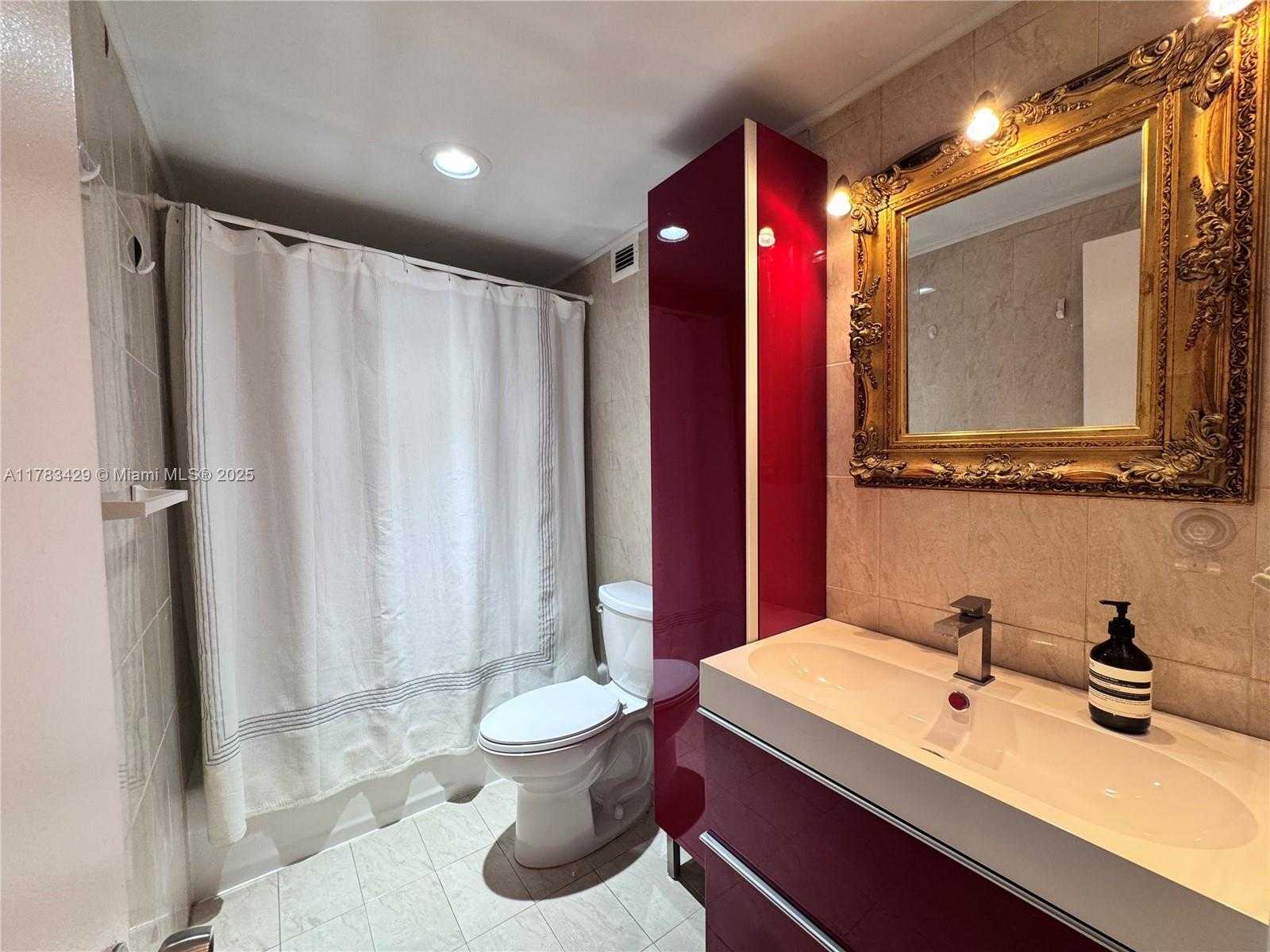 Small Image of 400 KINGS POINT DR #530, Sunny Isles Beach Number 13