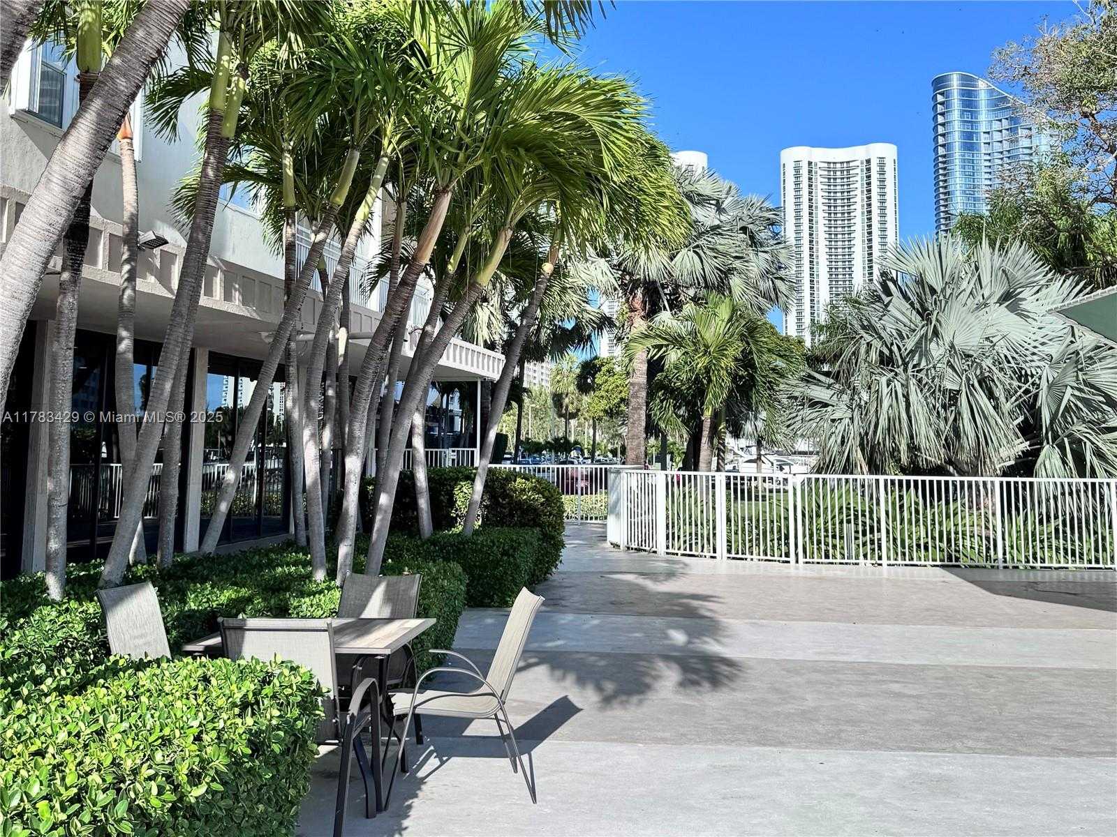 Small Image of 400 KINGS POINT DR #530, Sunny Isles Beach Number 28
