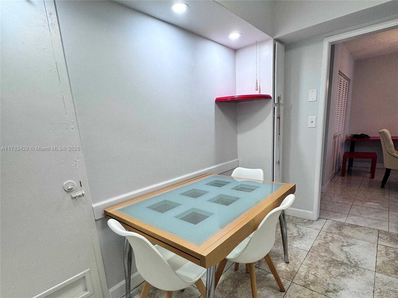Small Image of 400 KINGS POINT DR #530, Sunny Isles Beach Number 6