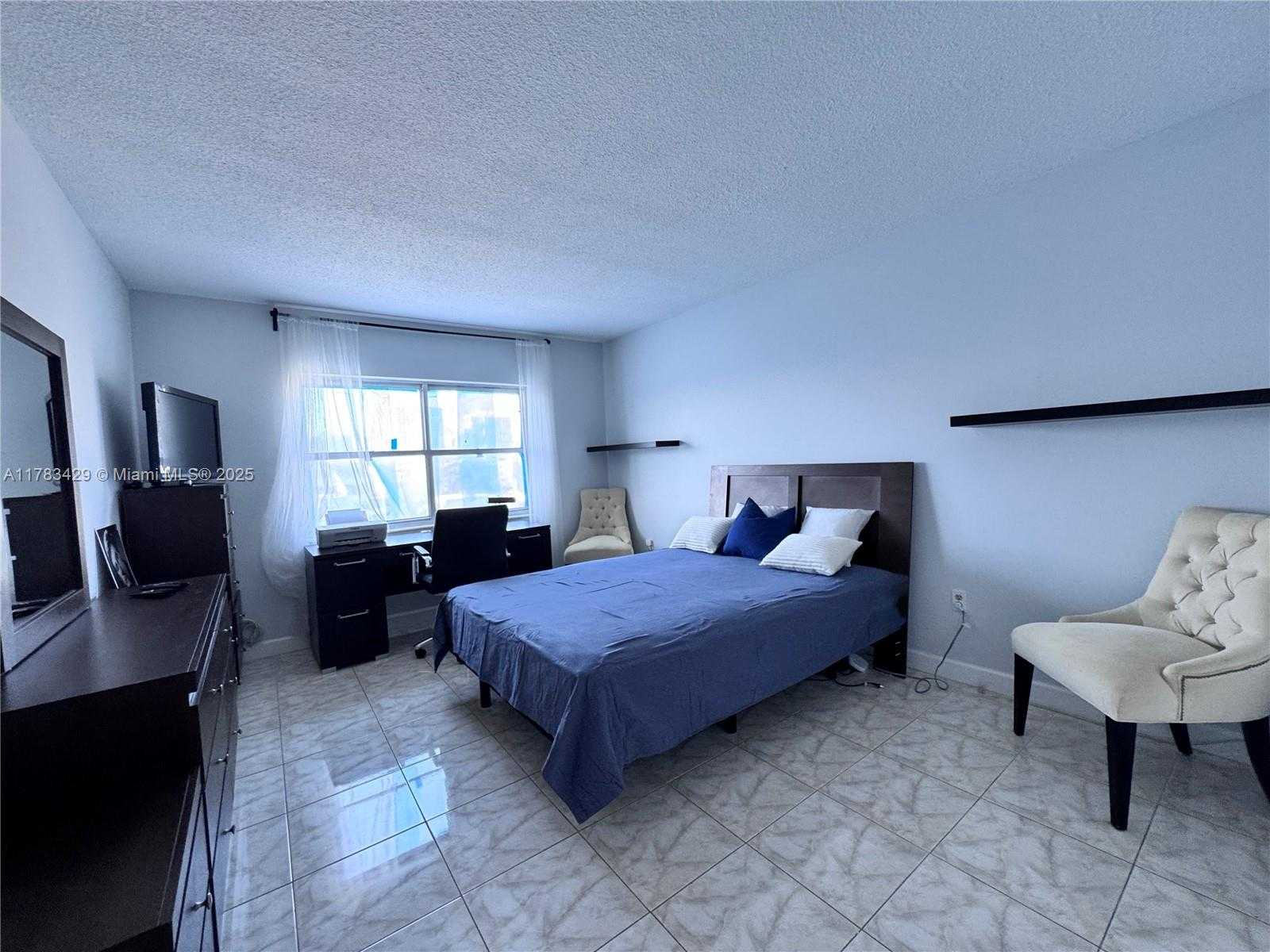 Small Image of 400 KINGS POINT DR #530, Sunny Isles Beach Number 9