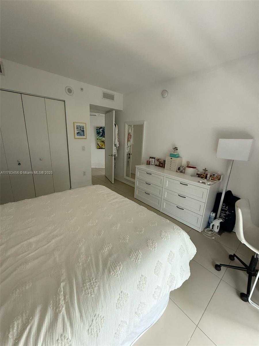 Small Image of 31 SOUTH EAST 6TH ST #802, Miami Number 12