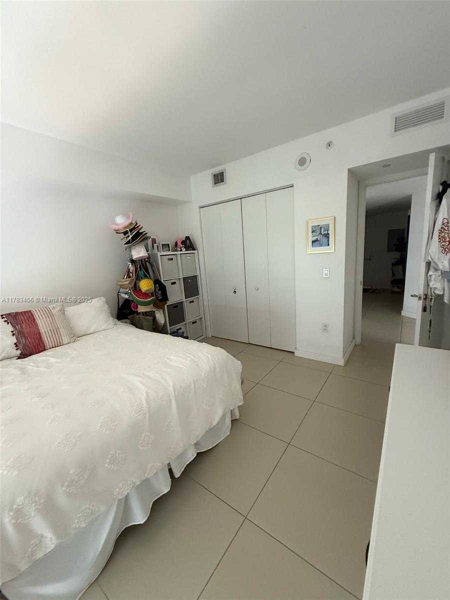 Small Image of 31 SOUTH EAST 6TH ST #802, Miami Number 14