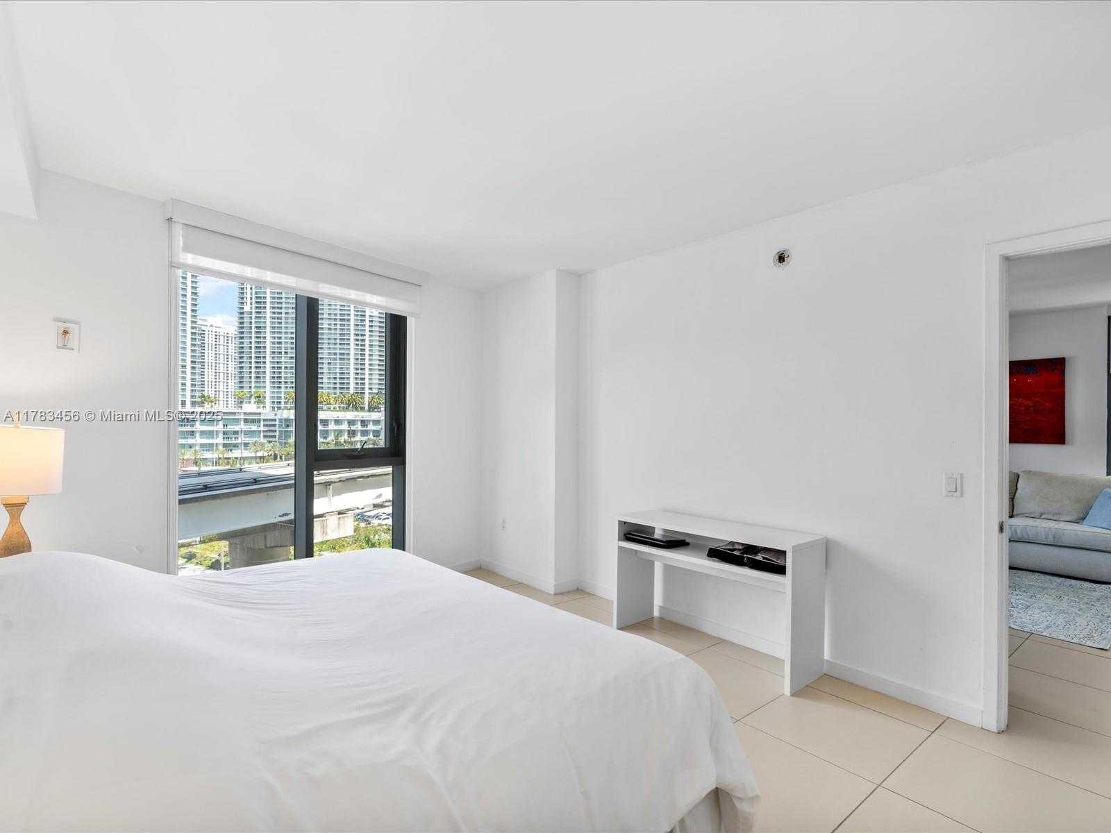 Small Image of 31 SOUTH EAST 6TH ST #802, Miami Number 25