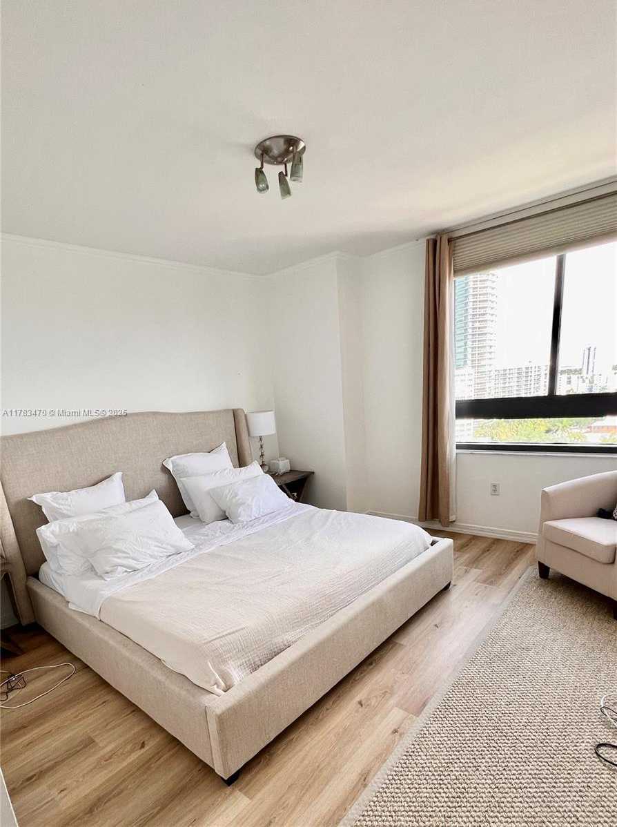 Small Image of 1330 WEST AVE #1513, Miami Beach Number 5
