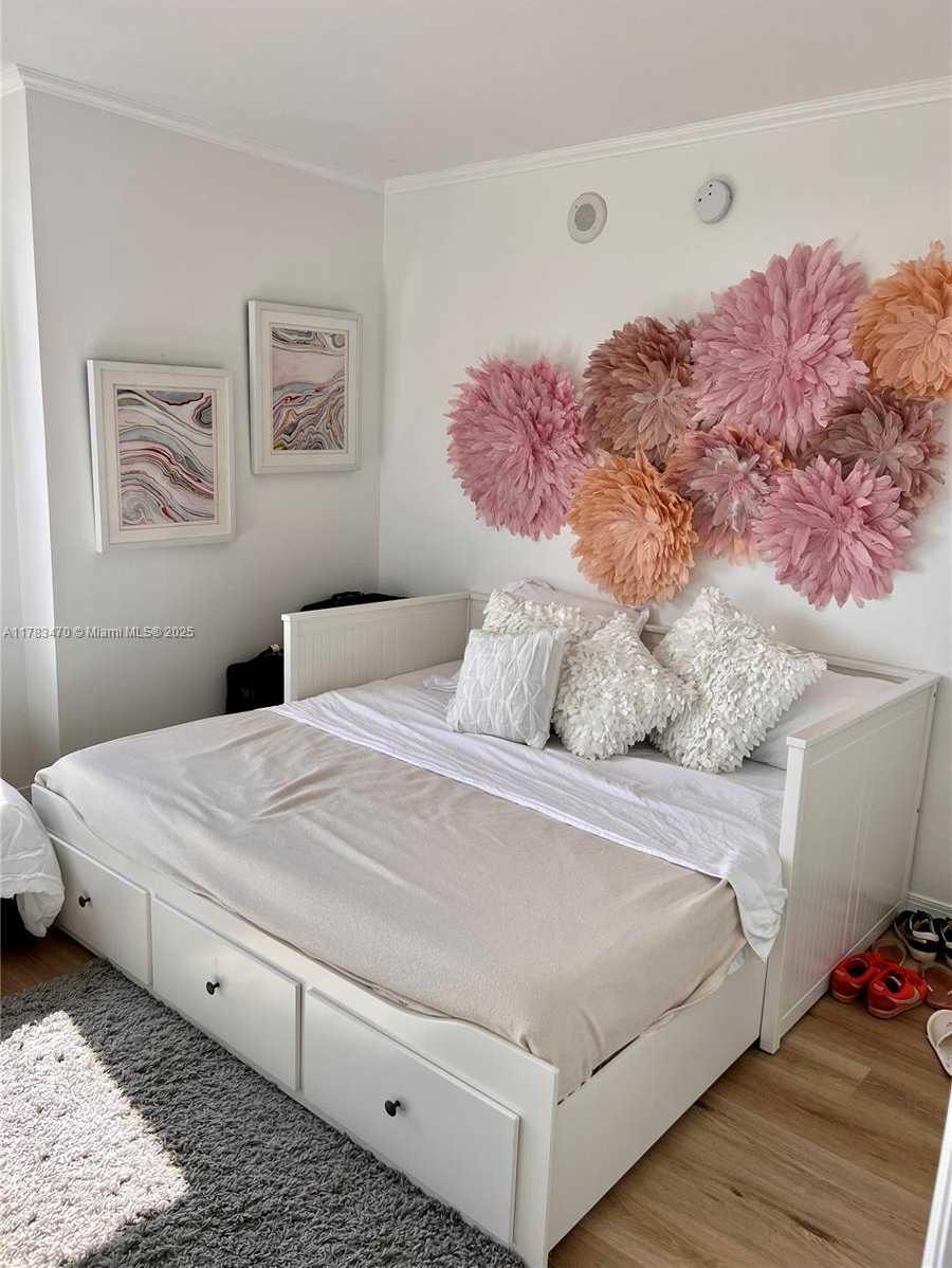 Small Image of 1330 WEST AVE #1513, Miami Beach Number 6