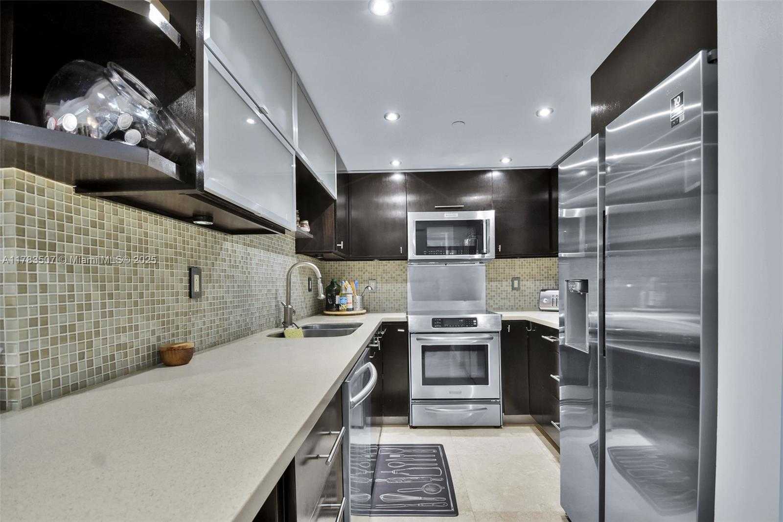 Small Image of 2401 COLLINS AVE #1711, Miami Beach Number 11