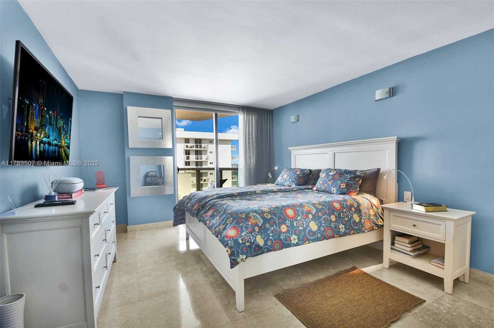 Small Image of 2401 COLLINS AVE #1711, Miami Beach Number 14