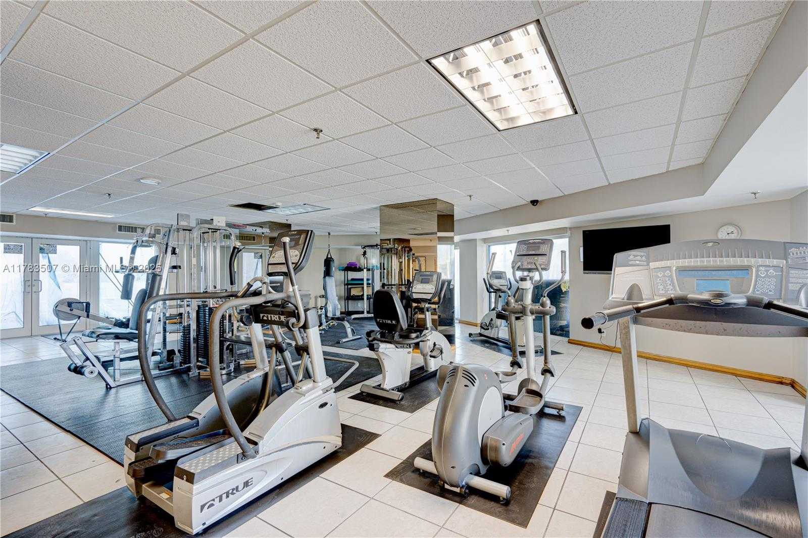 Small Image of 2401 COLLINS AVE #1711, Miami Beach Number 22
