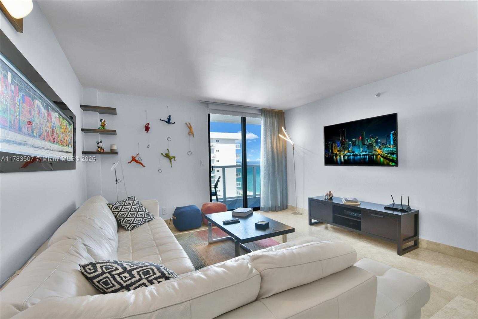 Small Image of 2401 COLLINS AVE #1711, Miami Beach Number 5