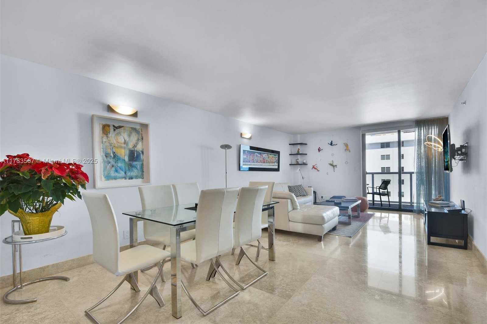 Small Image of 2401 COLLINS AVE #1711, Miami Beach Number 8