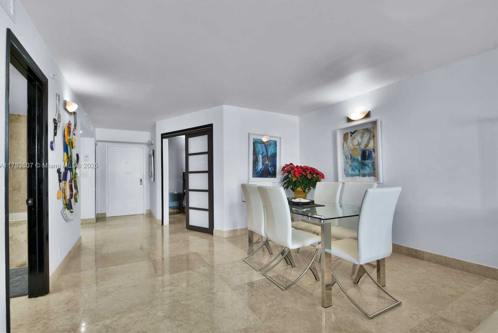 Small Image of 2401 COLLINS AVE #1711, Miami Beach Number 9