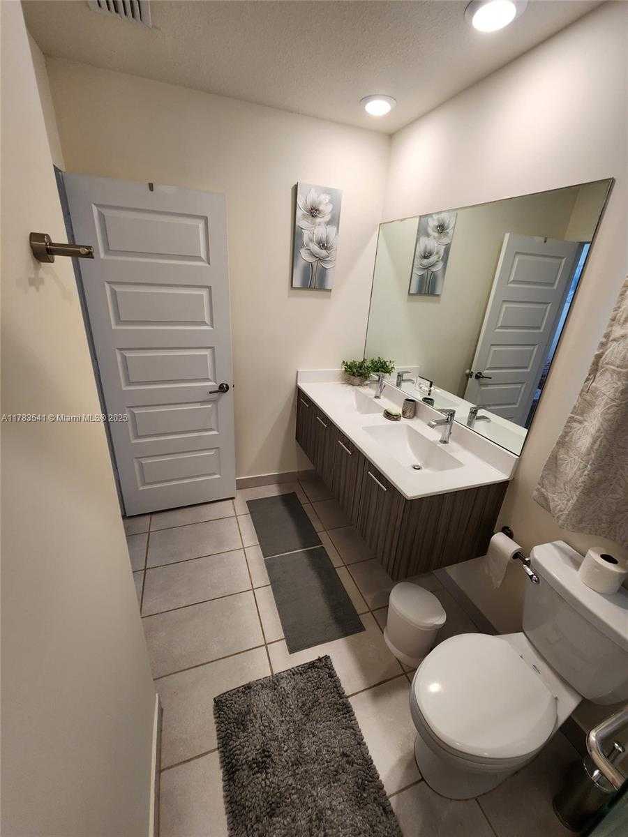 Small Image of 10407 NORTH WEST 82ND ST #12, Doral Number 14