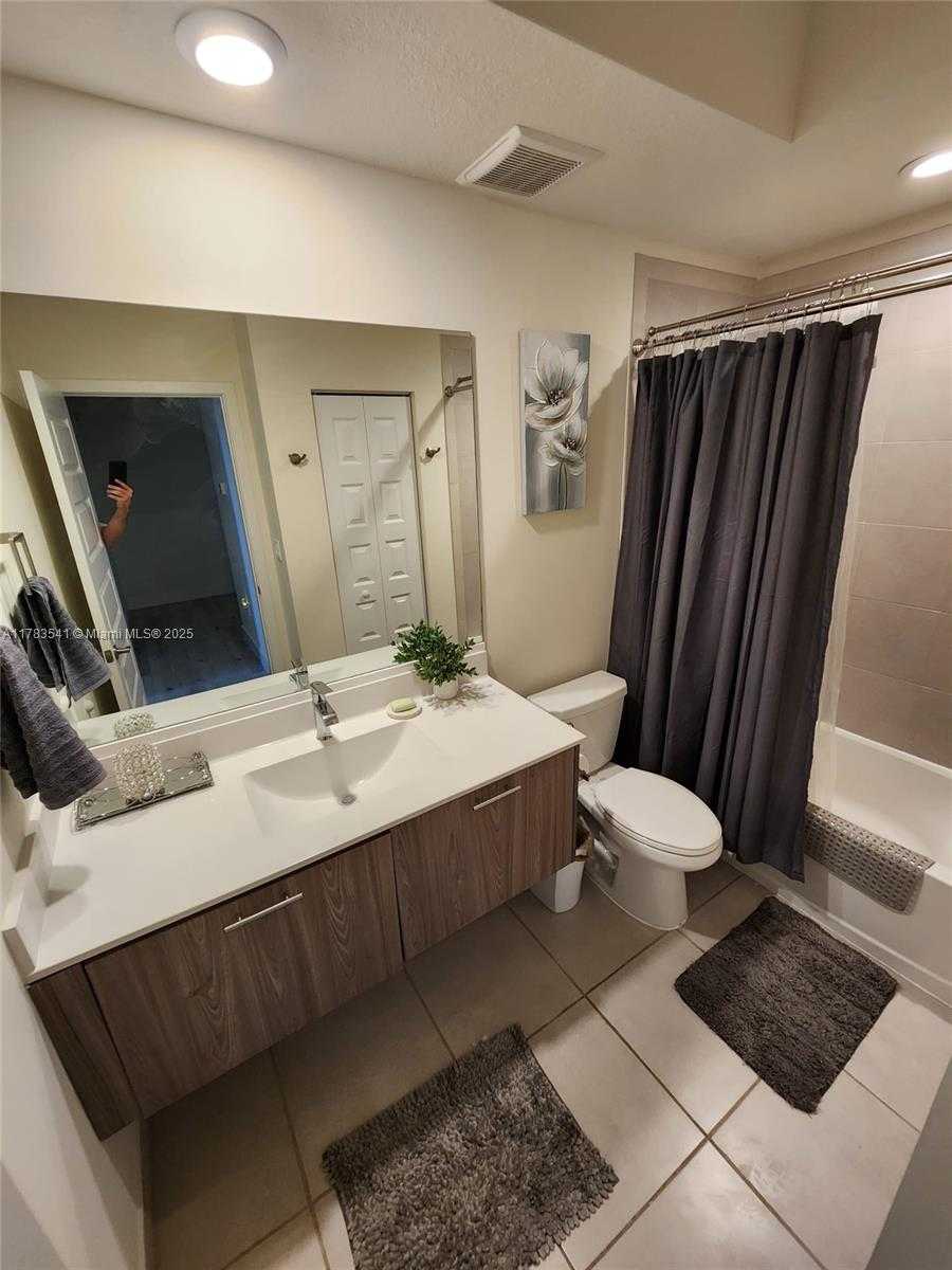Small Image of 10407 NORTH WEST 82ND ST #12, Doral Number 15