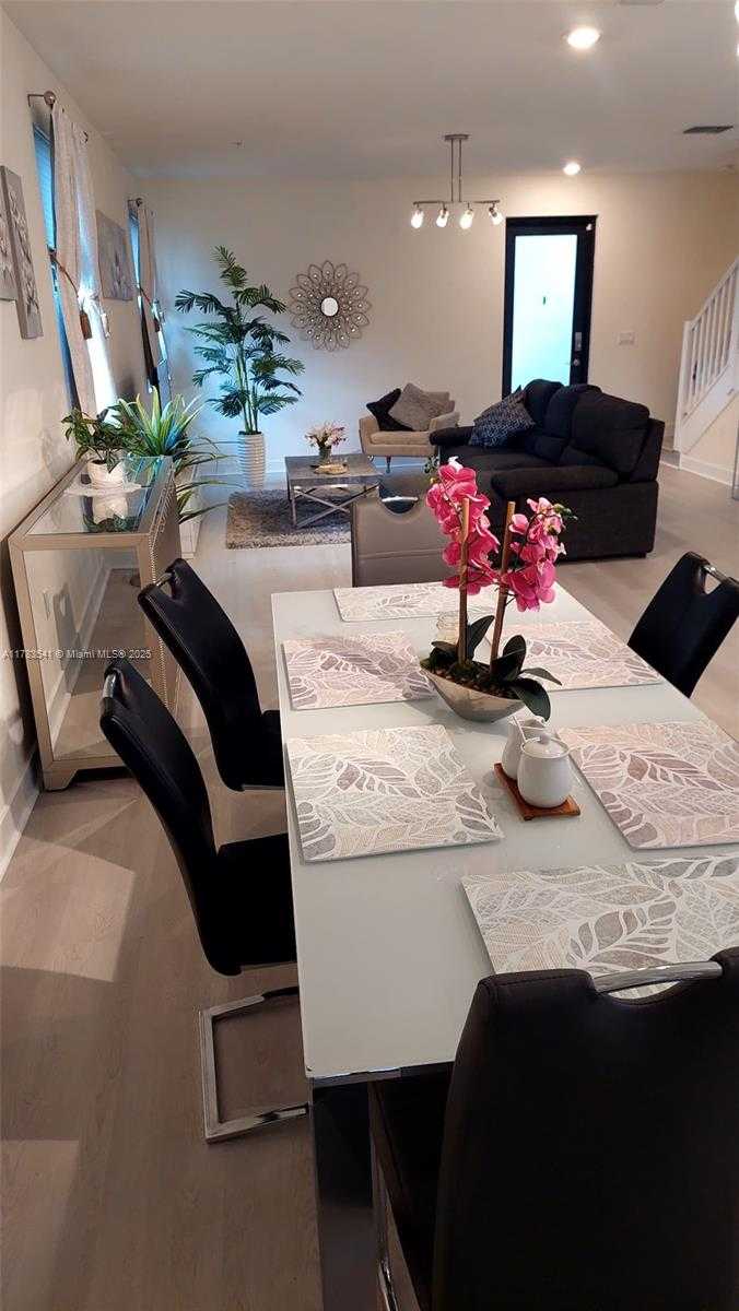 Small Image of 10407 NORTH WEST 82ND ST #12, Doral Number 6