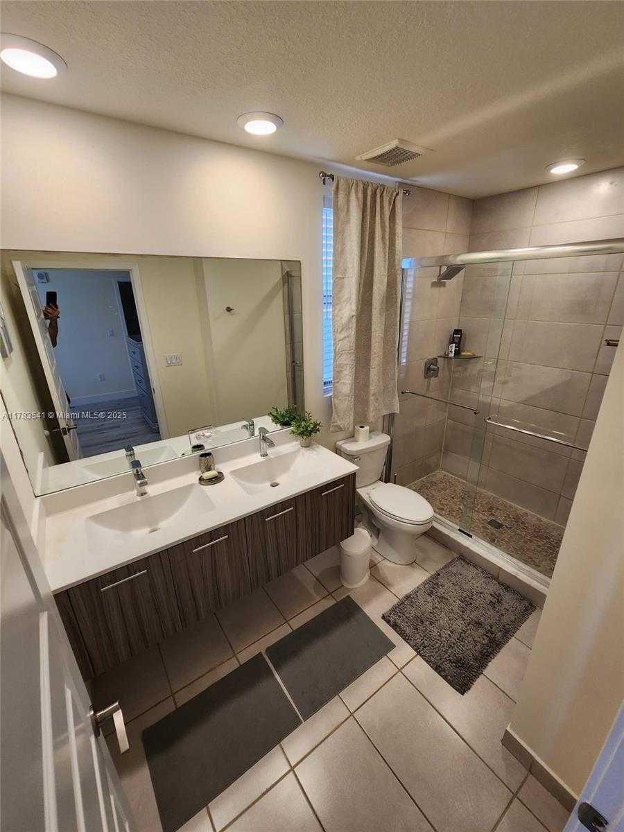 Small Image of 10407 NORTH WEST 82ND ST #12, Doral Number 9