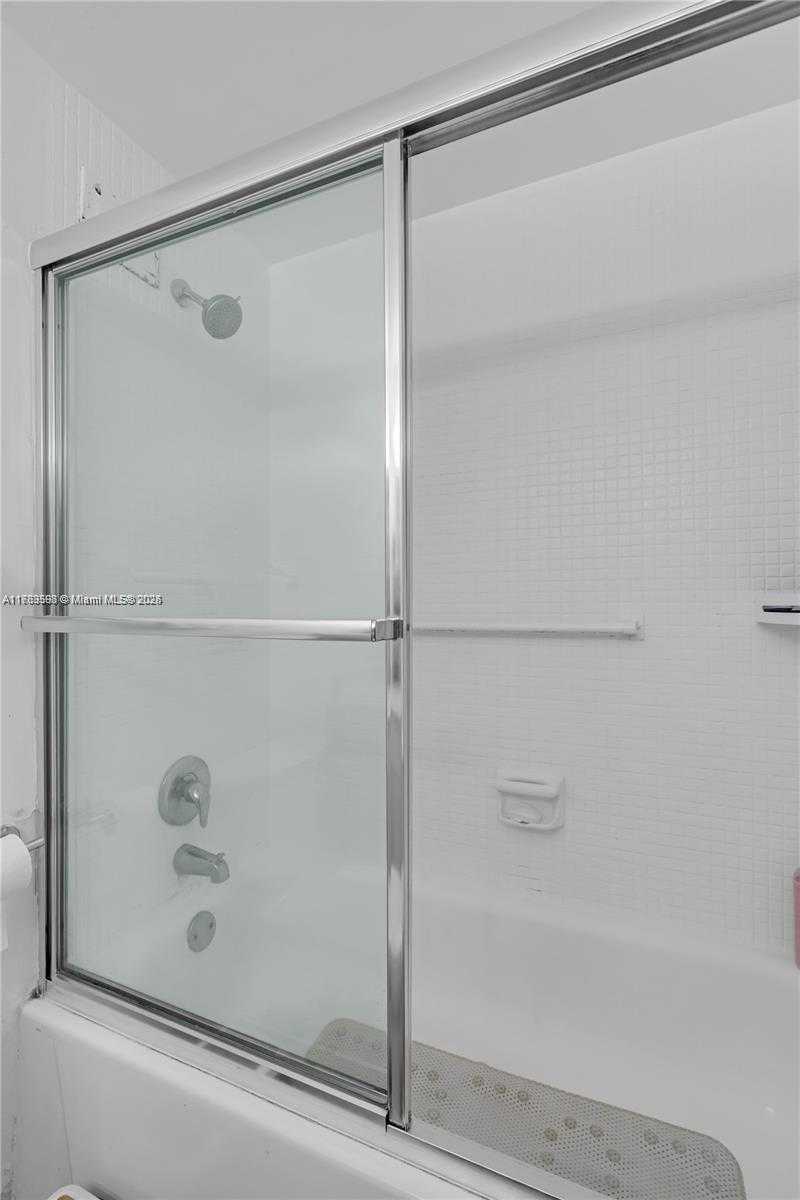 Small Image of 1000 WEST AVE #1121, Miami Beach Number 13