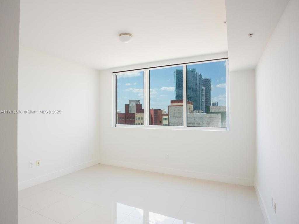Small Image of 244 BISCAYNE BLVD #1202, Miami Number 13