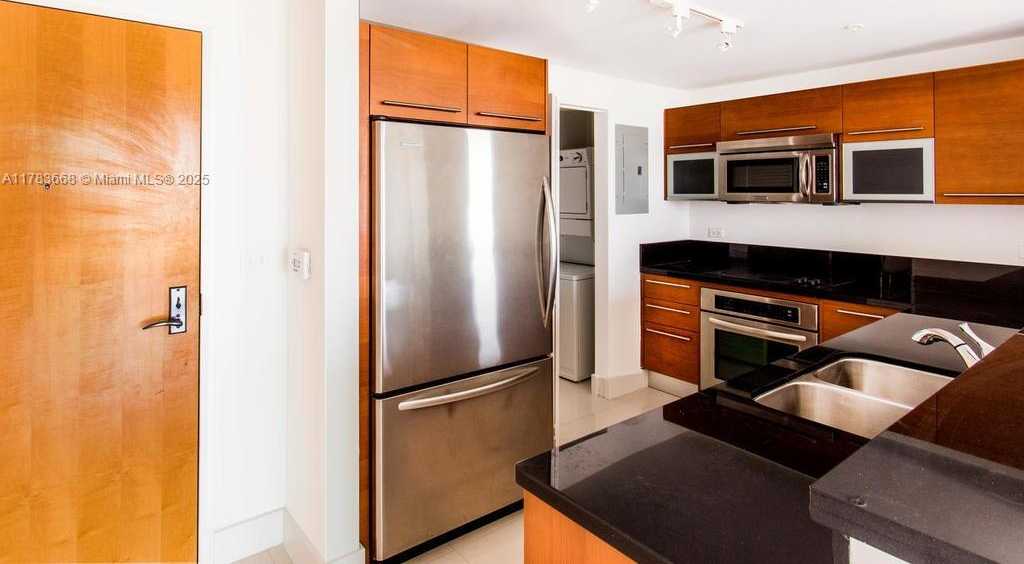 Small Image of 244 BISCAYNE BLVD #1202, Miami Number 5