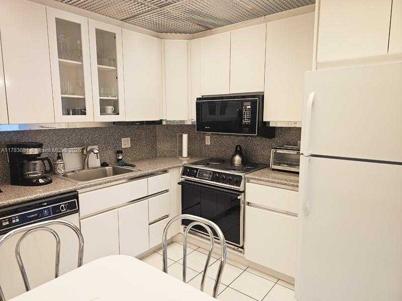 Small Image of 1980 SOUTH OCEAN DR #4Q, Hallandale Beach Number 13