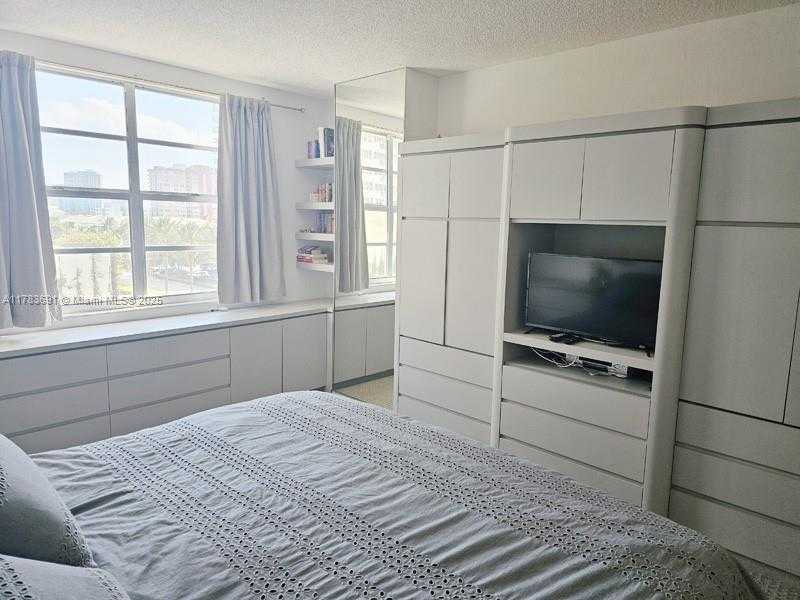 Small Image of 1980 SOUTH OCEAN DR #4Q, Hallandale Beach Number 21
