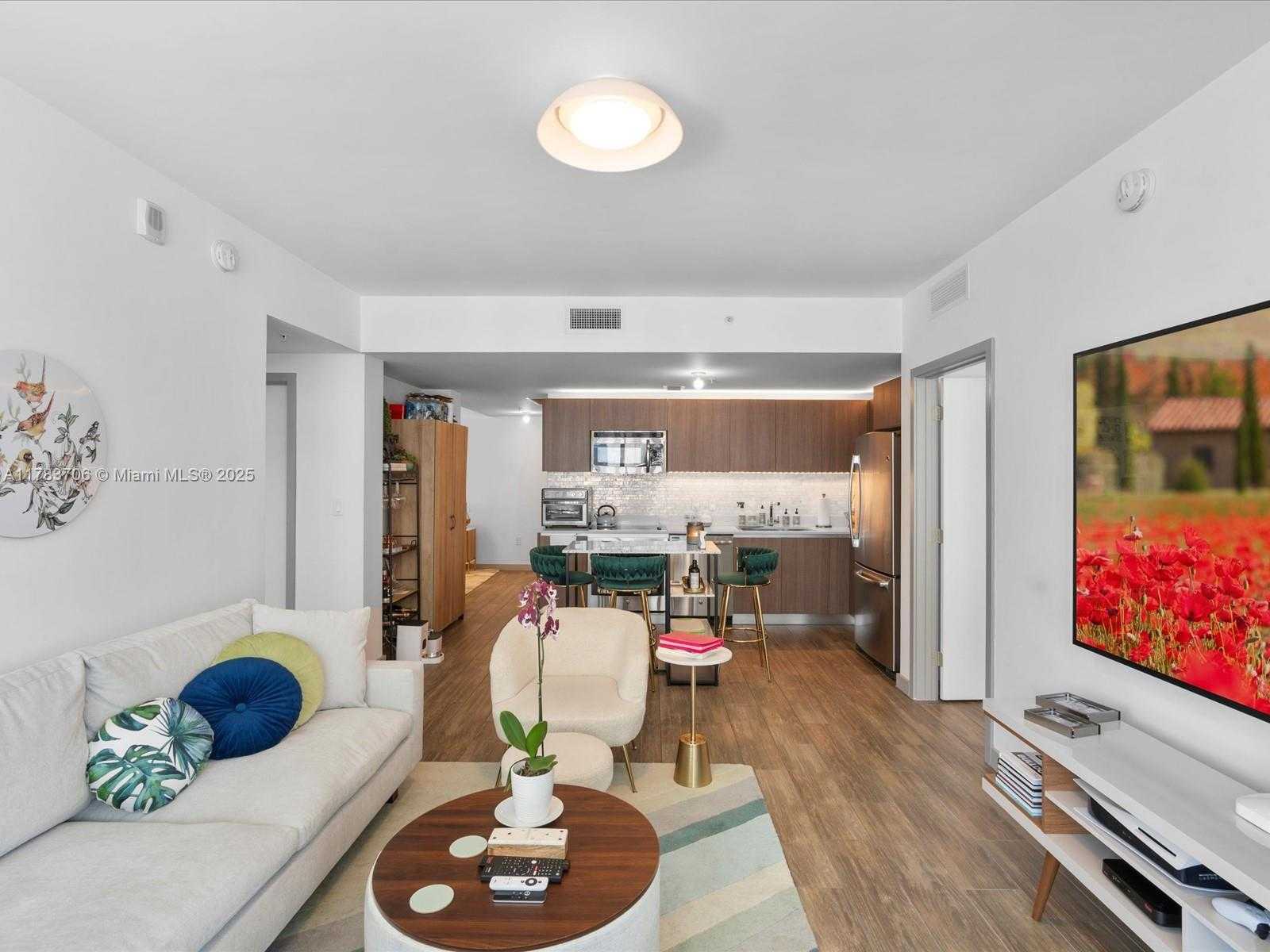 Small Image of 1600 SOUTH WEST 1ST AVE #714, Miami Number 3