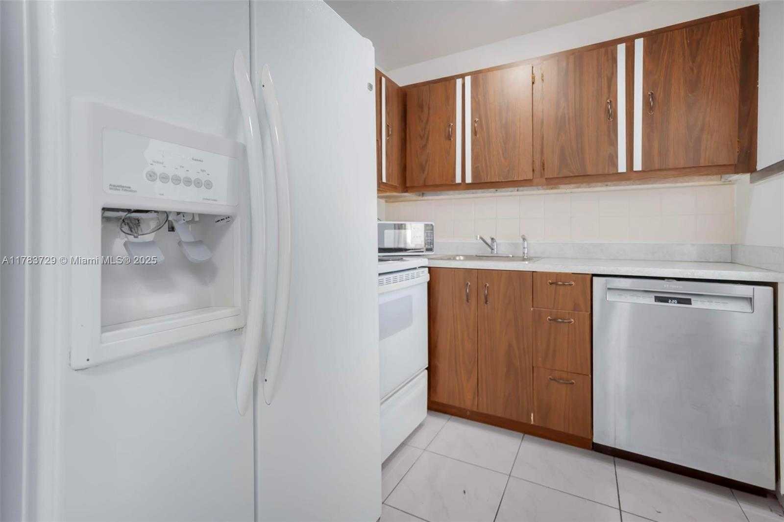 Small Image of 210 172ND ST #438, Sunny Isles Beach Number 3