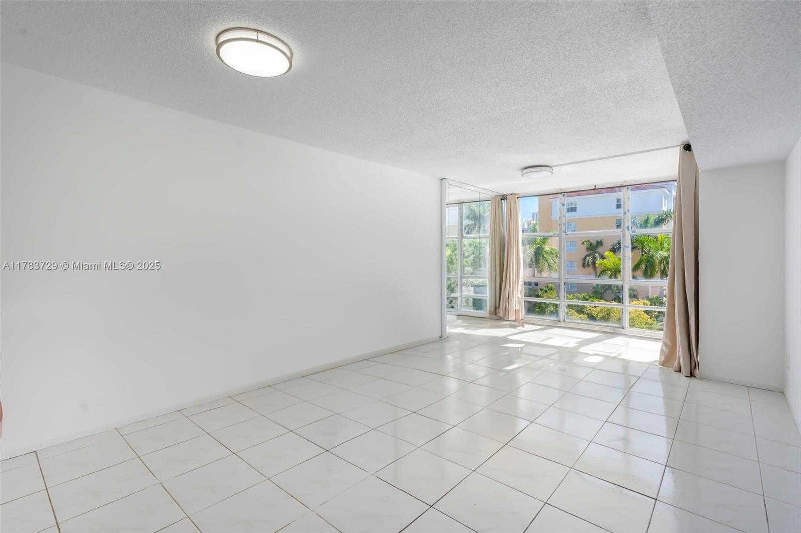 Small Image of 210 172ND ST #438, Sunny Isles Beach Number 5
