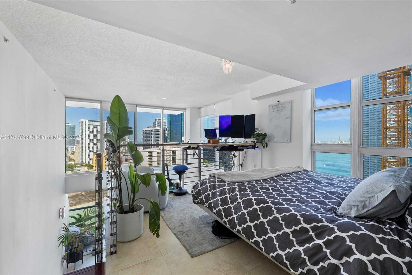 Small Image of 41 SOUTH EAST 5TH ST #1601, Miami Number 17