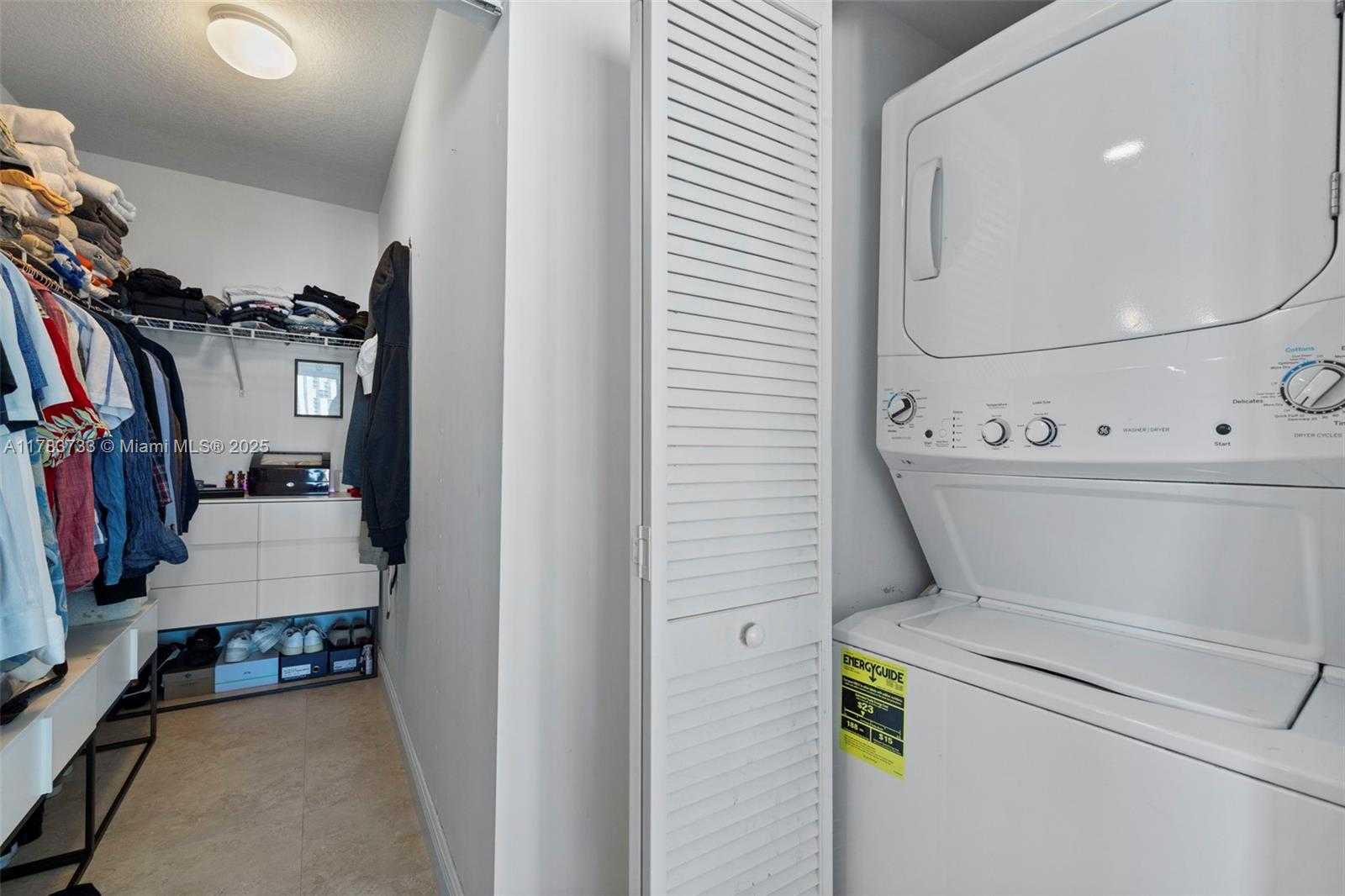 Small Image of 41 SOUTH EAST 5TH ST #1601, Miami Number 23