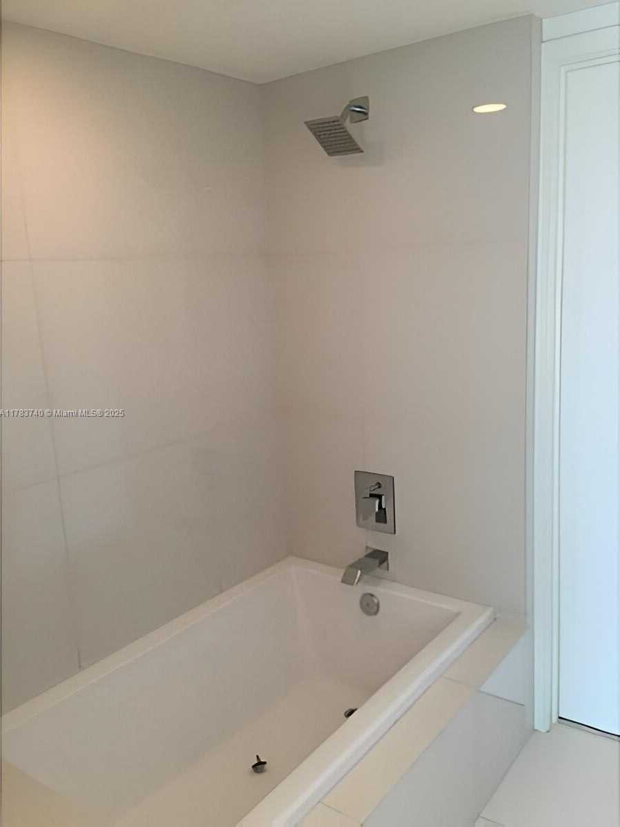 Small Image of 1100 SOUTH MIAMI AV #2803, Miami Number 4