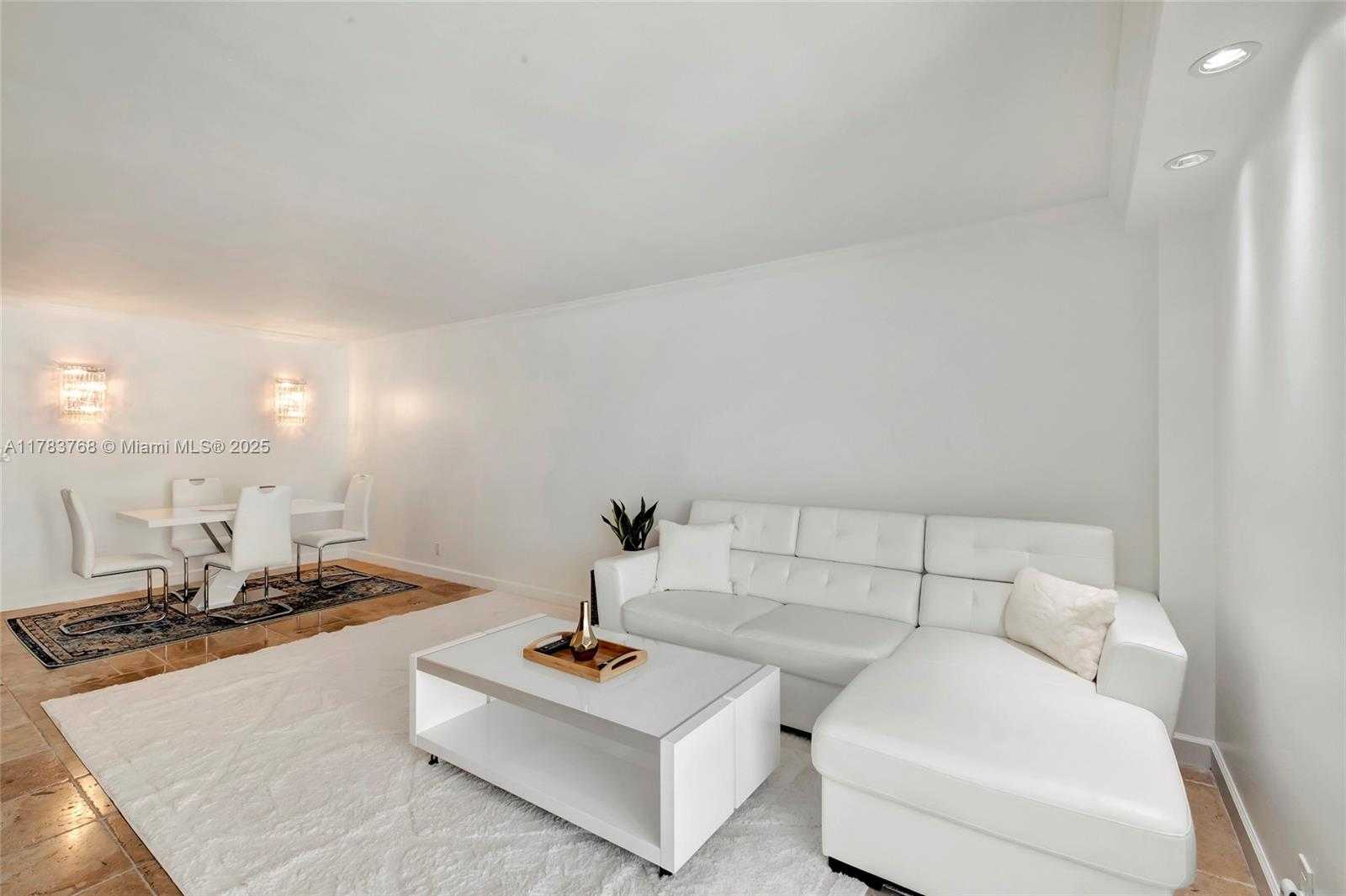 Small Image of 2401 COLLINS AVE #1411, Miami Beach Number 14