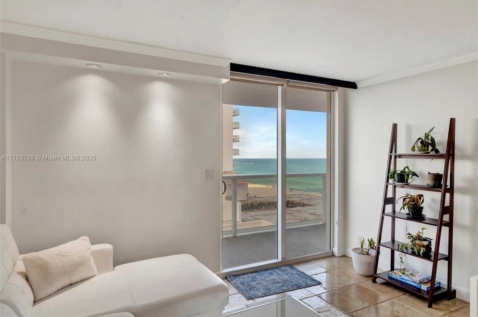 Small Image of 2401 COLLINS AVE #1411, Miami Beach Number 15