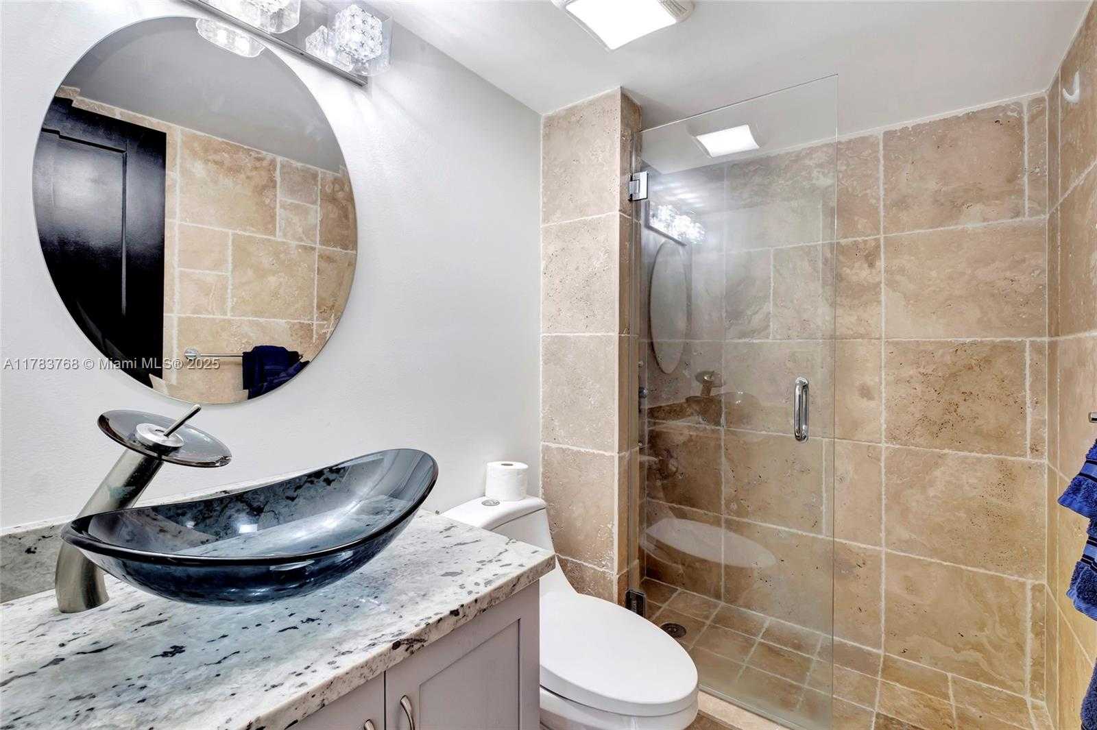 Small Image of 2401 COLLINS AVE #1411, Miami Beach Number 17