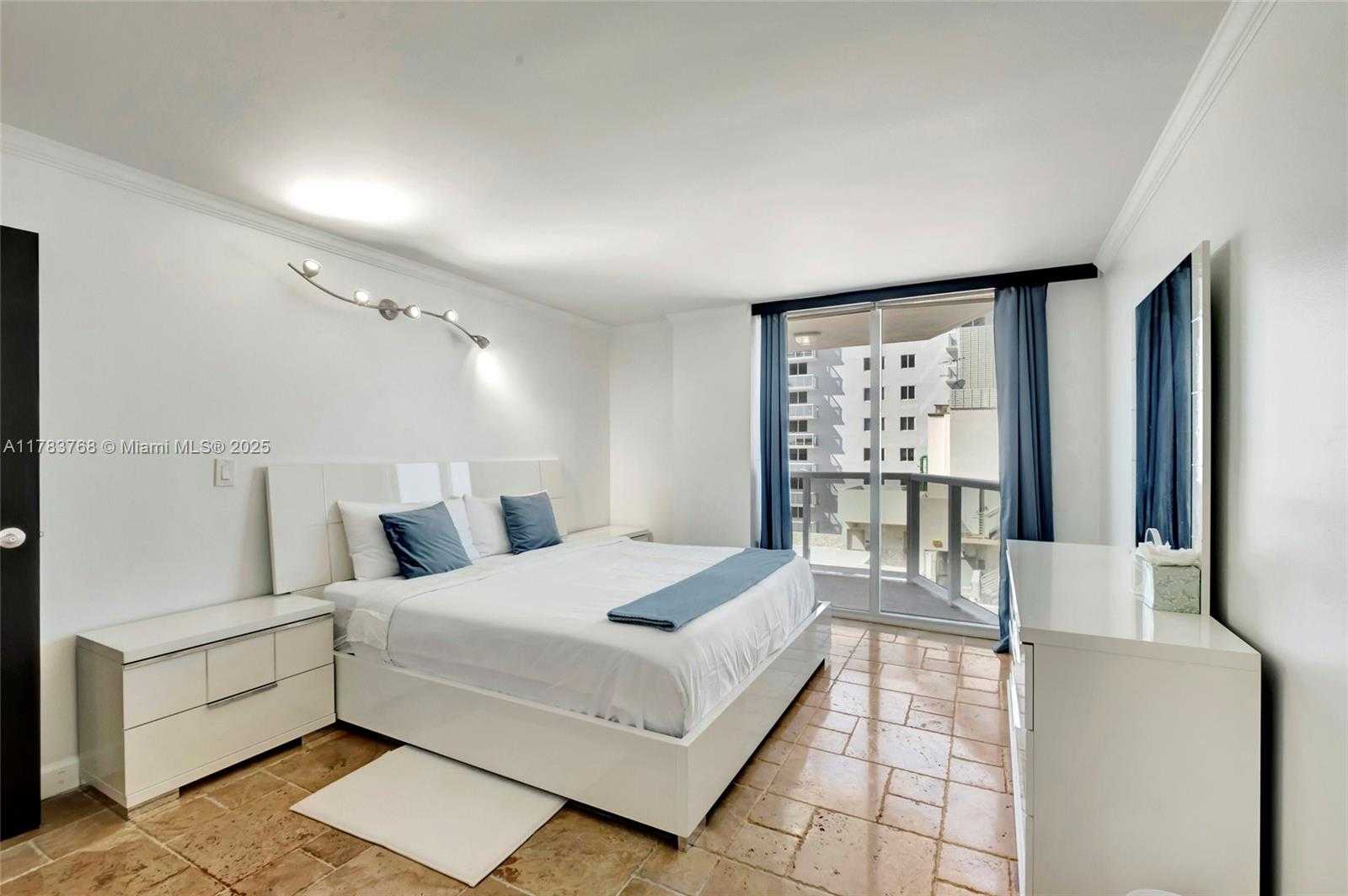 Small Image of 2401 COLLINS AVE #1411, Miami Beach Number 20