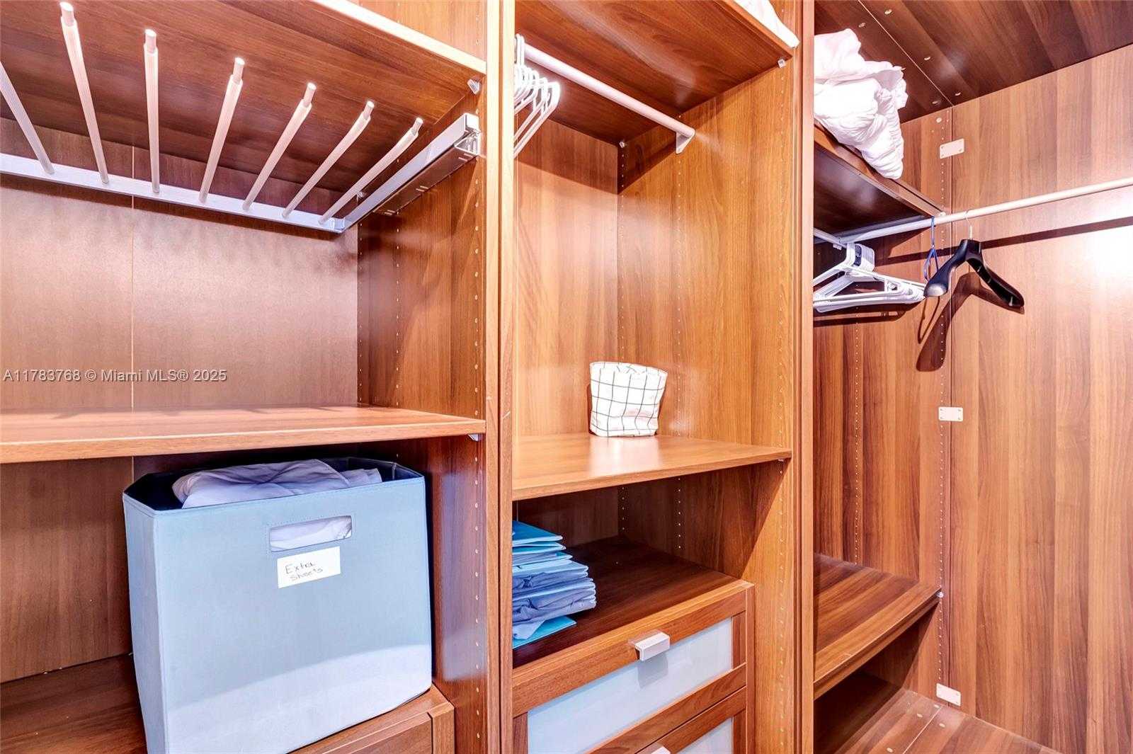 Small Image of 2401 COLLINS AVE #1411, Miami Beach Number 24