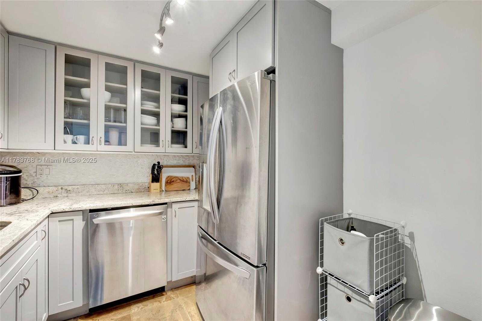 Small Image of 2401 COLLINS AVE #1411, Miami Beach Number 5