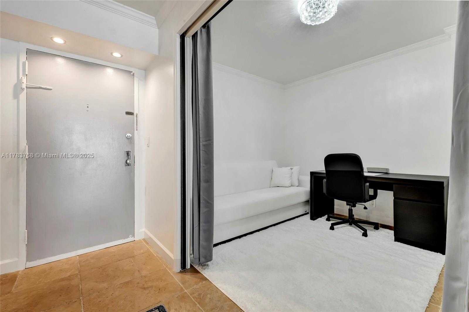 Small Image of 2401 COLLINS AVE #1411, Miami Beach Number 8