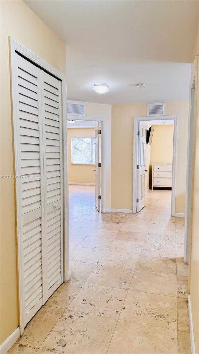Small Image of 5776 SOUTH WEST 166TH CT, Miami Number 16