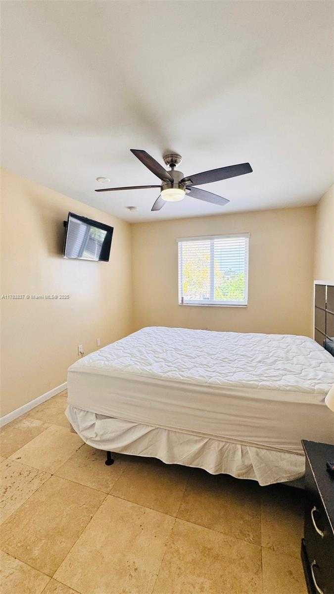 Small Image of 5776 SOUTH WEST 166TH CT, Miami Number 25