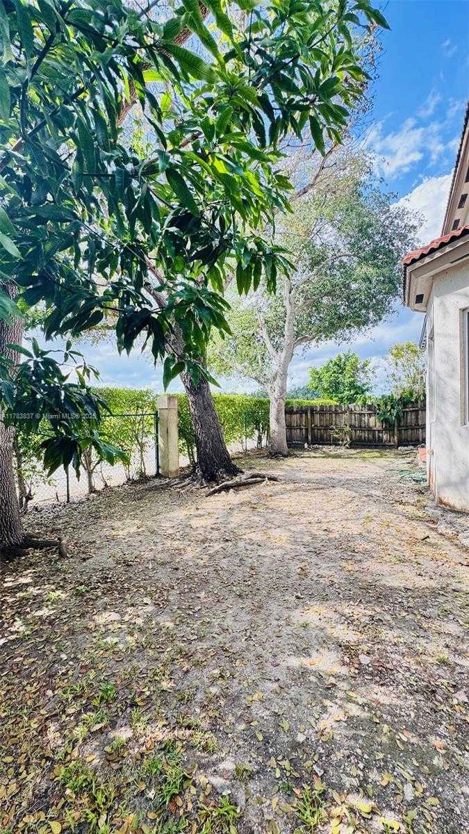 Small Image of 5776 SOUTH WEST 166TH CT, Miami Number 29