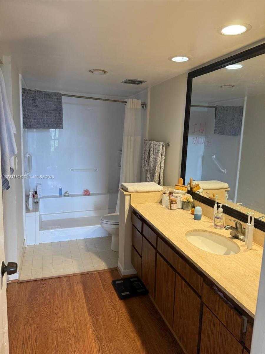 Small Image of 600 BILTMORE WAY #1108, Coral Gables Number 8