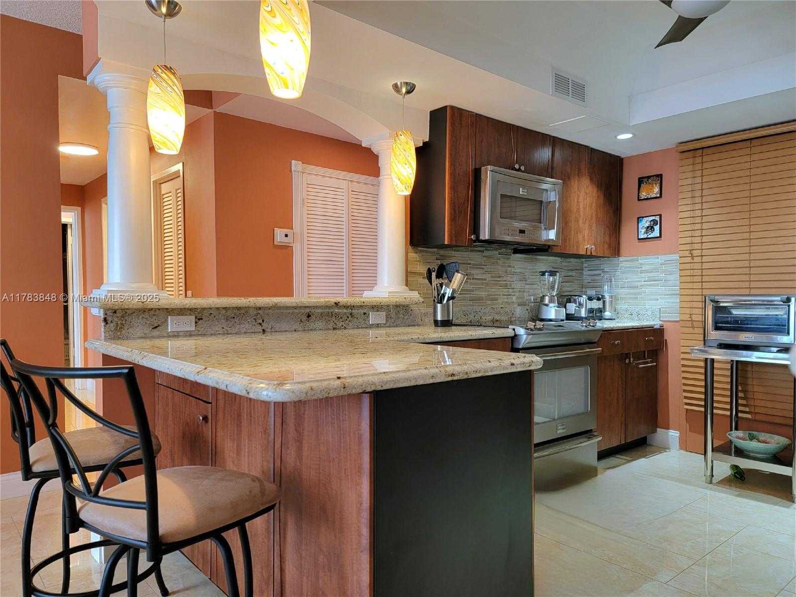 Small Image of 3505 SOUTH OCEAN DR #1210, Hollywood Number 9